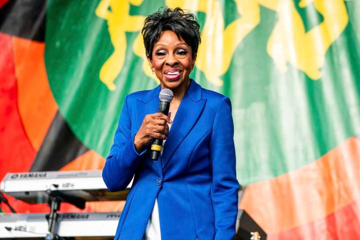 Gladys Knight denies son’s claims of husband’s mental, financial abuse