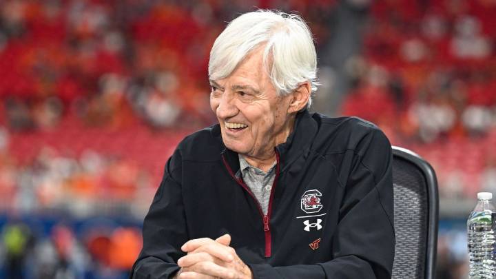 Ex-Virginia Tech coach Frank Beamer backs son against Hokies