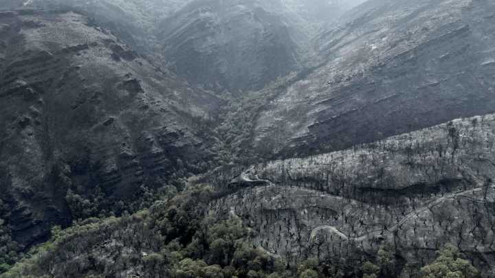 Extinguidos os tres incendios máis grandes da historia de Galicia que queimaron 66.000 hectáreas