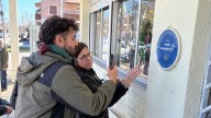 Una placa en el ex Pozo de Banfield permite conocer su terrible historia