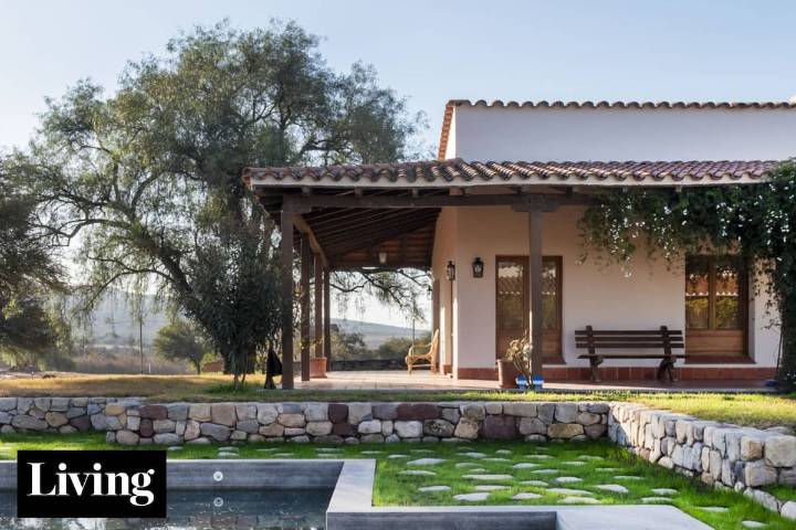 Sobre la base de una antigua estancia jesuiítica. “Nuestro desafío fue remodelar los espacios de Finca de Osma sin apagar sus voces ancestrales”