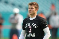 Dolphins Locker Room Rally Behind Zach Wilson After Tua Tagovailoa Failed Against Bears