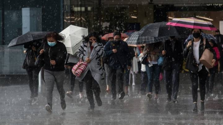 Lluvias muy fuertes golpean el noroeste y occidente de México por tormenta Ivo
