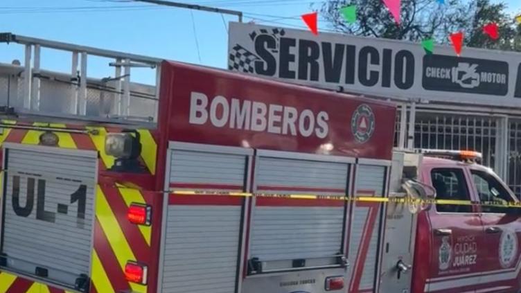 Incendio consume taller mécanico en la Manuel Valdez