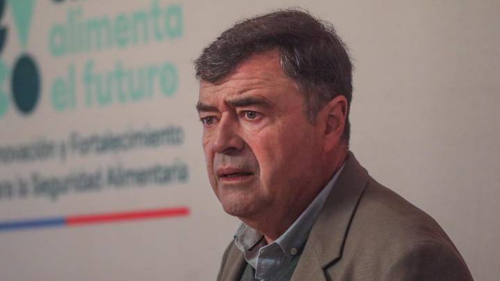 Ministro de Agricultura Esteban Valenzuela deja el Gobierno tras quiebre del oficialismo en negociaciones parlamentarias