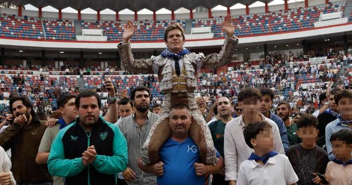 Borja Jiménez hace historia al indultar por primera vez un toro en Bilbao