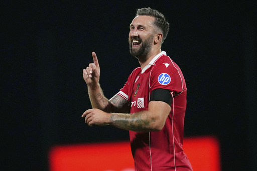 Wrexham logra dramática remontada y avanza en penales en la Copa de la Liga