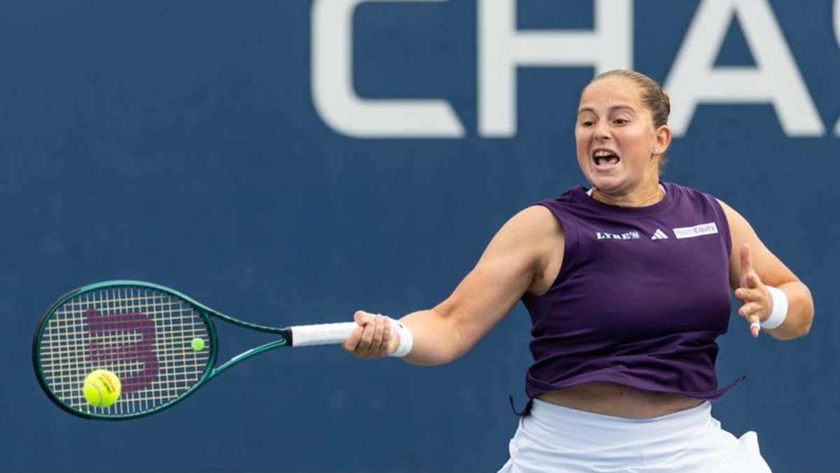 Ostapenko apologises for 'no education' comments made to Townsend