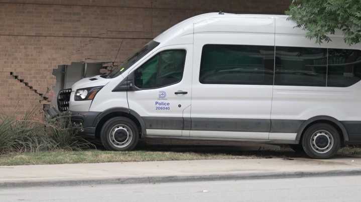 Dallas officer crashes van into HQ building