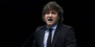 Javier Milei criticó el aumento de los sueldos de los senadores: “Vuelven a hacerlo, escupiendo en la cara de los argentinos”