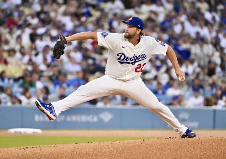 Dodgers edge Padres in opener of NL West showdown series