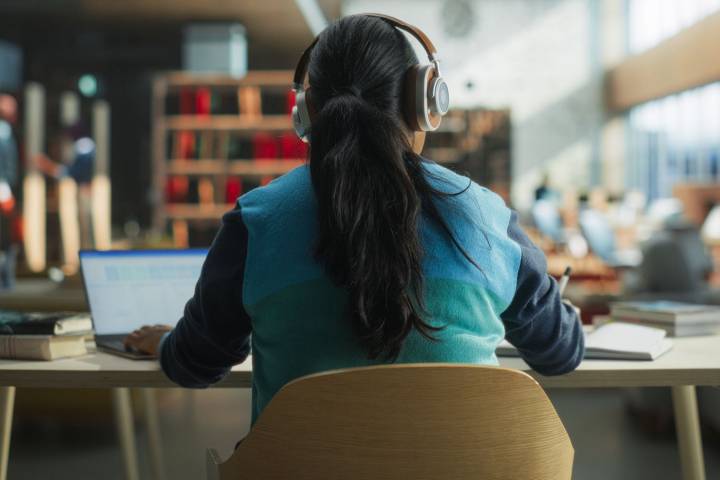 Dad Declines Paying for Daughter’s Grad School Over Unclear Plans