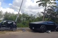 Cybertruk y automóvil eléctrico protagonizan fuerte accidente al norte de Mérida