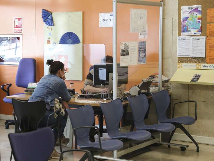 La mejora del mercado laboral asturiano no alcanza a 19.500 hogares con todos sus miembros en paro