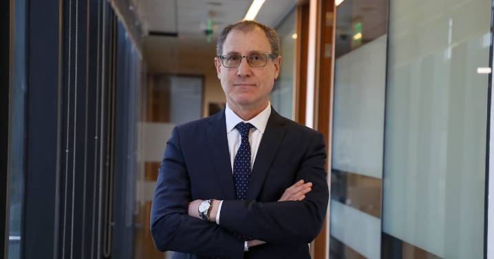 Quedó en la terna por sorteo: Valencia nombra a Hernán Libedinsky como fiscal regional de Aysén