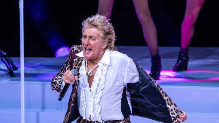 Rod Stewart charms with the hits in Detroit farewell show at Pine Knob