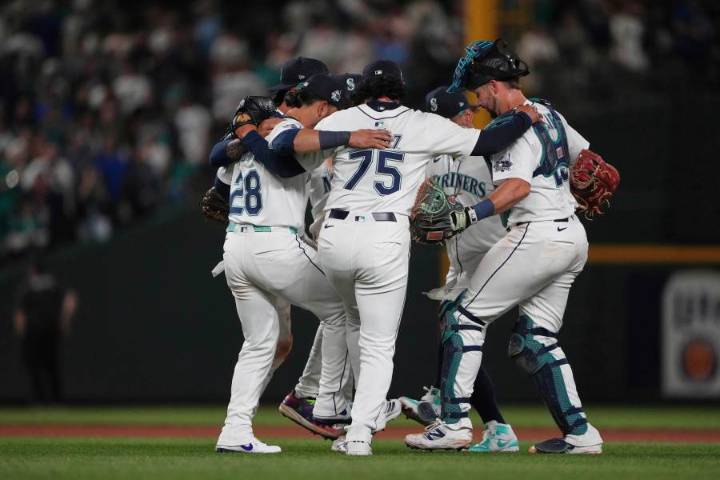 Raleigh hits MLB-best 44th homer and Rodríguez connects twice as streaking Mariners top Rays 7