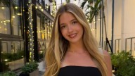 Aitana Paladini posó con un minivestido negro strapless y volvieron a compararla con su mamá: “Iguales”