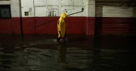 Reabren AICM y siguen labores de limpieza tras fuertes inundaciones en la CDMX