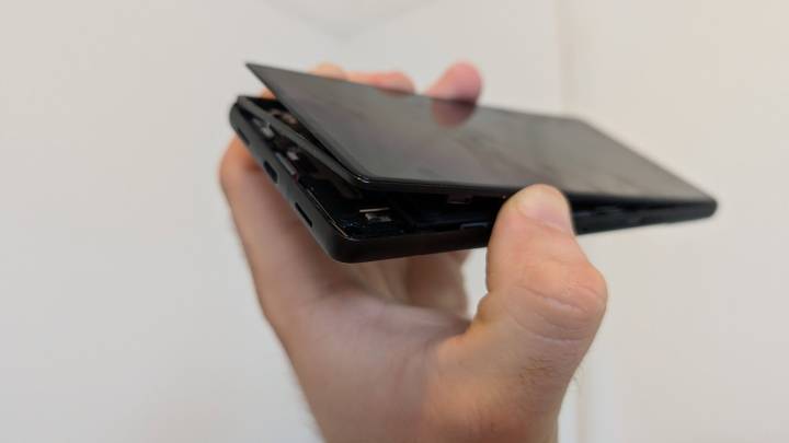 Surveys show Google desperately needs to do much better with Pixel battery defects