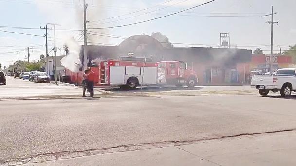 Se incendia carnicería y asadero