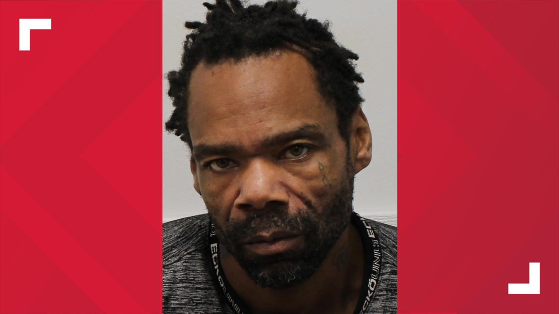 Baton Rouge man arrested after allegedly setting home on fire with four children inside