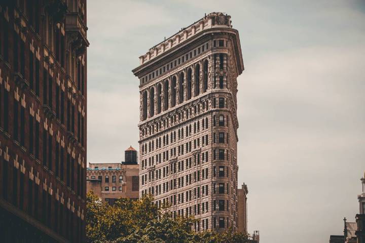 After 123 Years Of Darkness, Manhattan’s Iconic Flatiron Building Will Light Up For The First Time Ever