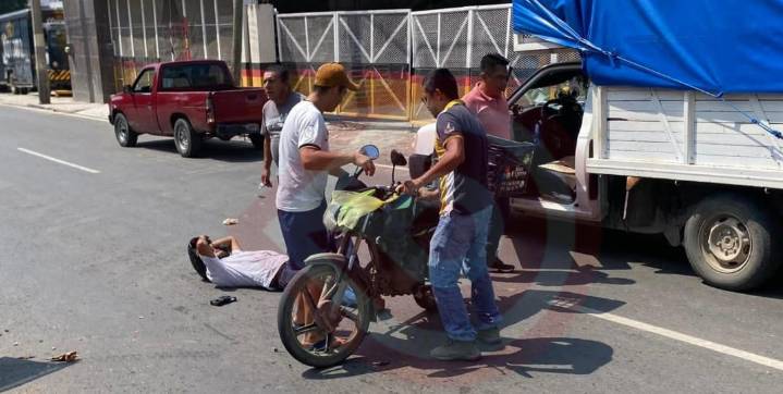 Camioneta atropelló a un motomandados