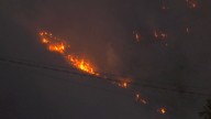 Los incendios de Ourense están fuera de control y preocupan los rebrotes: "No acaba nunca y no nos dejan acabar"