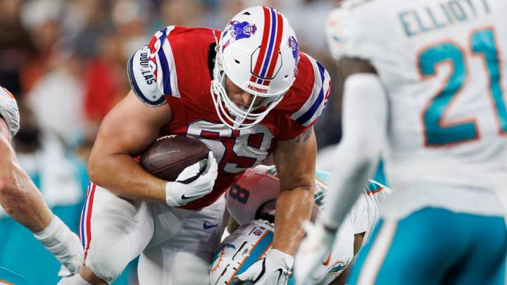 Cole Strange es cortado por Patriots tras tres años en New England