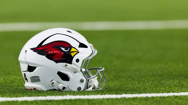 Cardinals sign WR Kelly Akharaiyi, place WR Trishton Jackson on IR