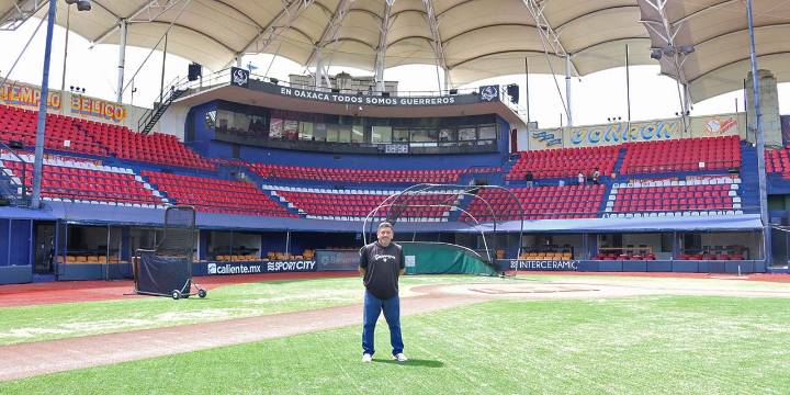 Por amor al béisbol: la pasión de José Francisco por los Guerreros