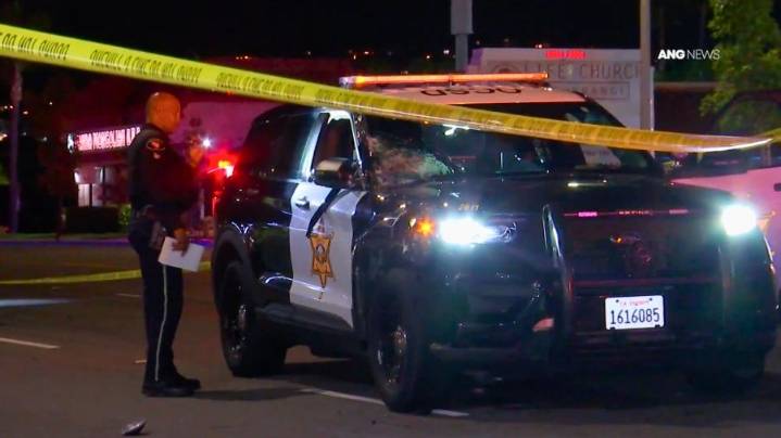 Orange County sheriff’s deputy in patrol car strikes, kills pedestrian