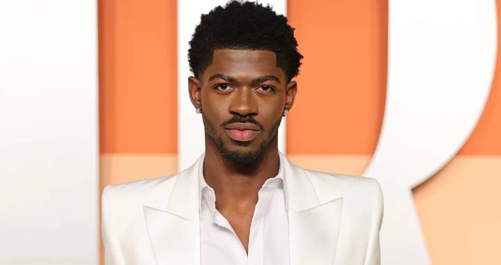 Lil Nas X arrestado, hospitalizado por una sobredosis informada a posteriori de ser trillado deambulando por las calles de Los Ángeles en ropa interior