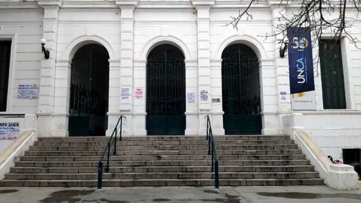 Docentes universitarios anuncian paro nacional por salarios insuficientes