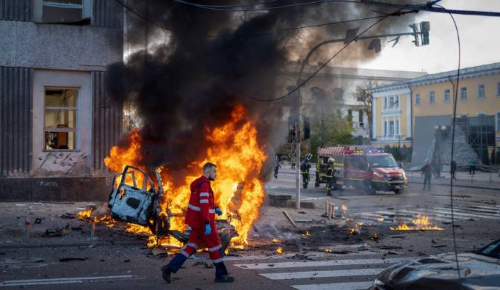 Russia launches huge attack on Ukraine following Trump