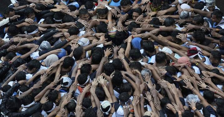 Hindus celebrate the birth of Lord Krishna in India and Nepal, in photos