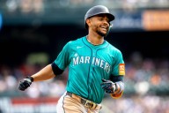 Four-run fourth proves to be enough as M’s beat Padres