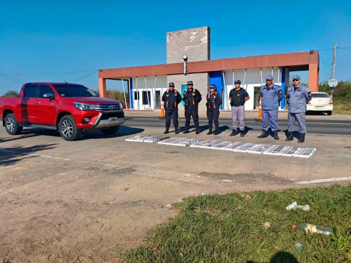 CHACO:   Caminera Secuestró Cigarrillos Sin Aval Aduanero Y Una Moto Con Pedido