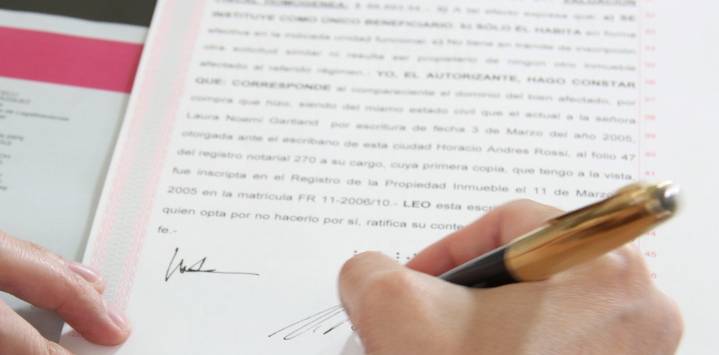 ¿Quién decide por mí si estoy muy enfermo?: Cómo dejar mi voluntad por escrito y con valor legal