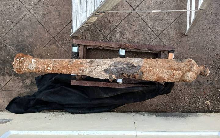 INAH resguarda cañones que podrían estar ligados a la Guerra de los Pasteles