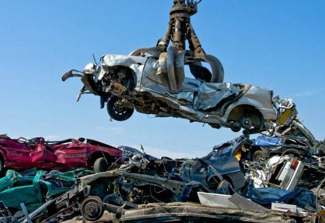 Aluminio reciclado en México: cómo la tecnología convierte la chatarra de automóviles en valiosos recursos