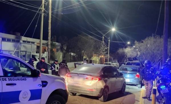 Pasó a toda velocidad por un control vehicular y se negó a realizar el test de alcoholemia