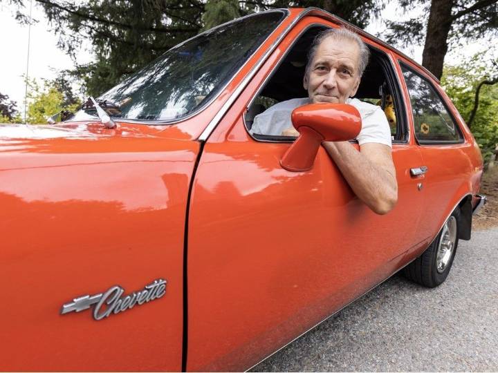 Meet Vancouver's most loyal pizza delivery guy — and his trusty, no-frills ride