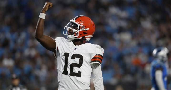 Shedeur Sanders turns heads in preseason debut, tossing two TDs