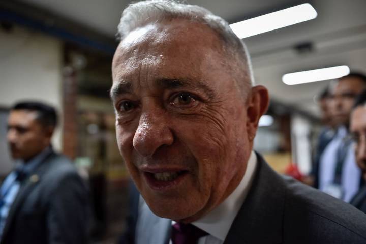 Expresidente Álvaro Uribe se pronuncia tras decisión de Tribunal de ordenar su libertad: Esto dijo