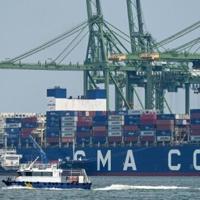 Singapore key exports slip in July as US shipments tumble 42.7 pct