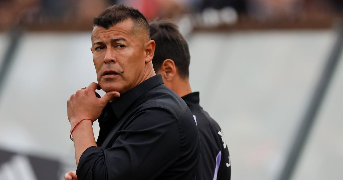 Jorge Almirón descarta la renuncia, pero deja abierta la puerta para salir de Colo Colo