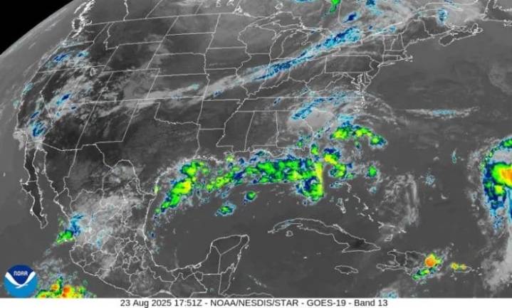 Dos ondas tropicales llegan esta semana; una con potencial ciclónica