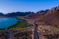 Carretera transpeninsular conecta principales destinos turísticos de BCS